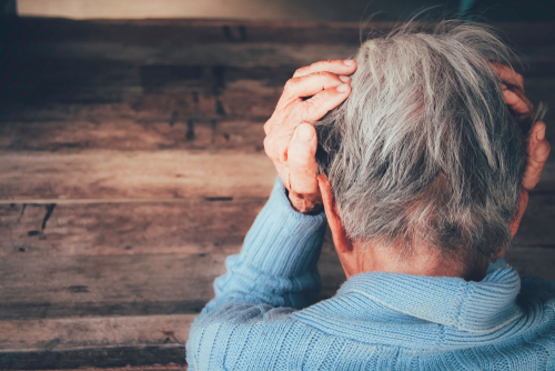 What causes memory loss in old people